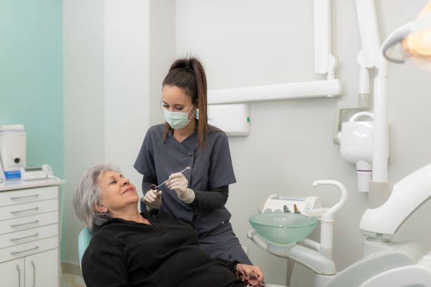 Best Broken or Cracked Tooth Emergency Dentist in Hampton Manor, NY